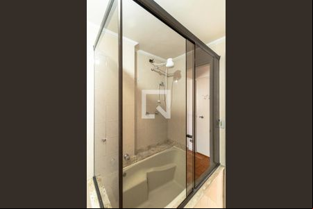Banheiro da Suíte de apartamento para alugar com 3 quartos, 135m² em Itaim Bibi, São Paulo