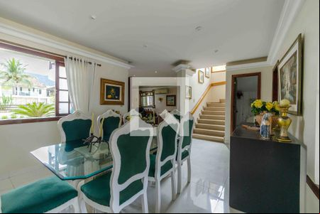 Sala de casa de condomínio para alugar com 4 quartos, 522m² em Vargem Pequena, Rio de Janeiro