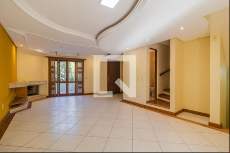 Sala de casa de condomínio para alugar com 3 quartos, 317m² em Camaquã, Porto Alegre