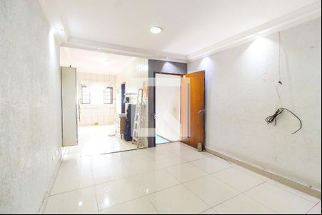 Sala de casa para alugar com 2 quartos, 80m² em Conjunto Residencial José Bonifácio, São Paulo