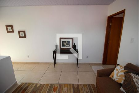 Sala de casa de condomínio para alugar com 3 quartos, 98m² em Jardim Ibiti do Paco, Sorocaba