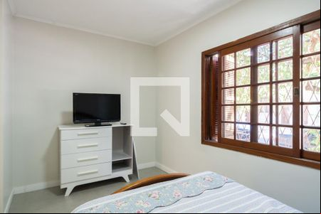 Quarto de apartamento para alugar com 1 quarto, 70m² em Azenha, Porto Alegre