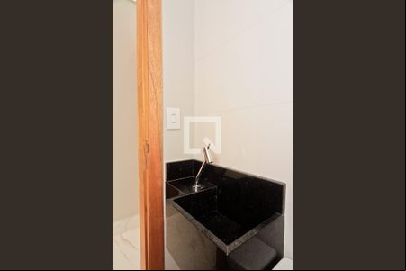 Lavabo de casa à venda com 4 quartos, 160m² em Parque Sao Domingos, São Paulo