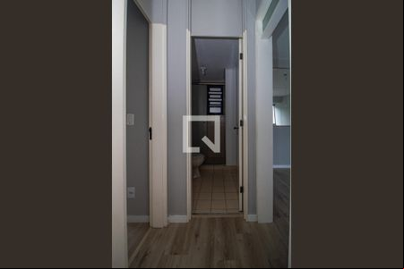 Corredor de apartamento para alugar com 2 quartos, 56m² em Glória, Porto Alegre