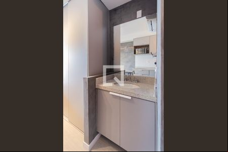Banheiro - Pia de casa para alugar com 1 quarto, 19m² em Liberdade, São Paulo