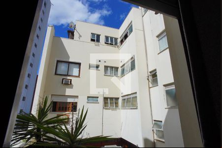 Suíte - Vista de apartamento para alugar com 3 quartos, 160m² em Floresta, Porto Alegre