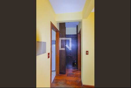 Corredor de apartamento para alugar com 1 quarto, 54m² em Nossa Senhora das Gracas, Canoas
