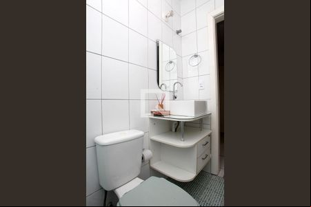 Banheiro de apartamento à venda com 1 quarto, 48m² em Mont’serrat, Porto Alegre