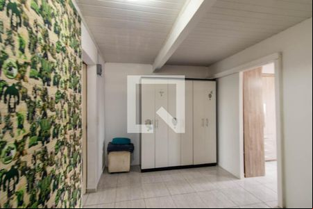 Quarto 1 de casa para alugar com 2 quartos, 60m² em Pinheirinho, Curitiba