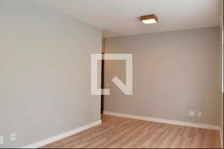 Sala de apartamento para alugar com 2 quartos, 58m² em Cabral, Curitiba