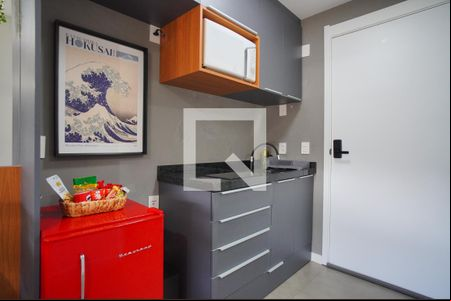 Cozinha de kitnet/studio para alugar com 1 quarto, 25m² em Boa Vista, Porto Alegre
