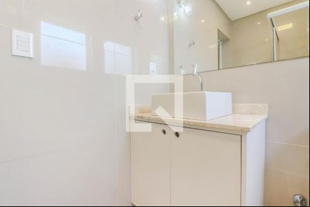 Banheiro de apartamento à venda com 1 quarto, 48m² em Cristo Redentor, Porto Alegre
