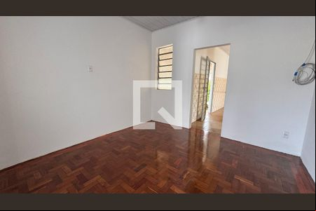 Sala de casa para alugar com 2 quartos, 220m² em Vila Marieta, Campinas