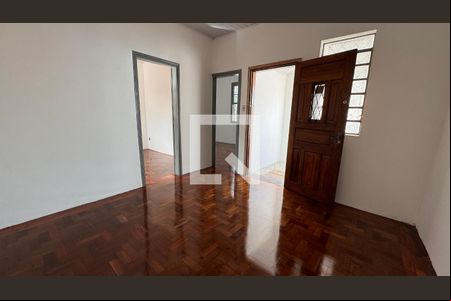 Sala de casa para alugar com 2 quartos, 220m² em Vila Marieta, Campinas