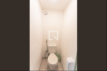 Banheiro Social de kitnet/studio à venda com 1 quarto, 18m² em São Pedro, Belo Horizonte