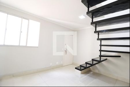 Sala de apartamento para alugar com 2 quartos, 97m² em Santa Mônica, Uberlândia