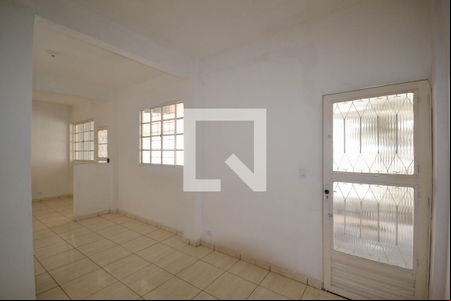 Sala de casa para alugar com 2 quartos, 56m² em Ponto Chic, Nova Iguaçu