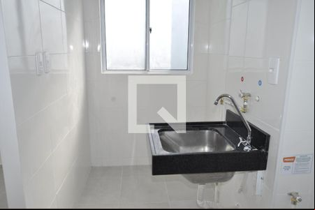 Sala/Cozinha/Área de Serviço de apartamento para alugar com 2 quartos, 36m² em Del Castilho, Rio de Janeiro