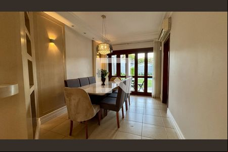 Sala de casa à venda com 3 quartos, 253m² em Ipanema, Porto Alegre