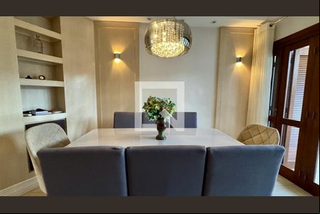 Sala de casa à venda com 3 quartos, 253m² em Ipanema, Porto Alegre
