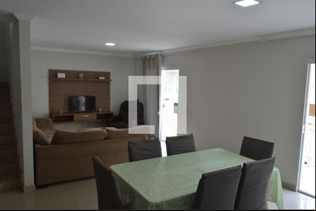 Sala de casa de condomínio para alugar com 3 quartos, 240m² em Jacarepaguá, Rio de Janeiro
