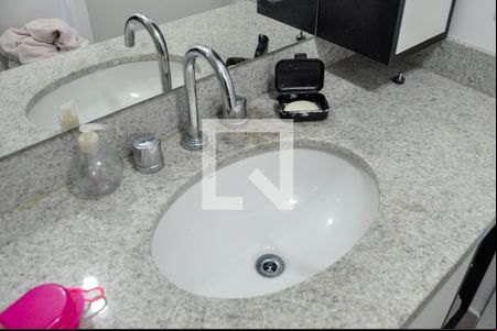 Banheiro de kitnet/studio à venda com 1 quarto, 34m² em Farroupilha, Porto Alegre