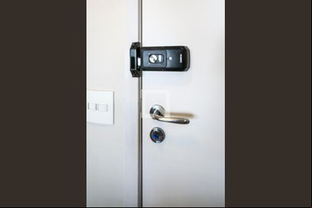 Fechadura eletrônica de apartamento para alugar com 2 quartos, 86m² em Vila Carrão, São Paulo