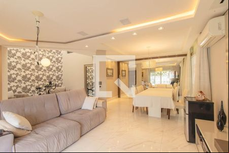 Sala de TV de casa para alugar com 5 quartos, 400m² em Novo Mundo, Curitiba