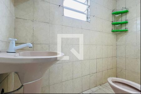 Banheiro de kitnet/studio para alugar com 1 quarto, 45m² em Parque Santo Antonio, Guarulhos