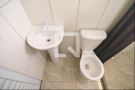 Banheiro de kitnet/studio para alugar com 1 quarto, 33m² em Campo Grande, Rio de Janeiro