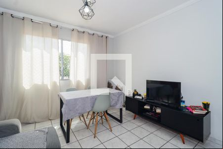 Sala de apartamento para alugar com 2 quartos, 55m² em Jd S Rosa, Taboão da Serra