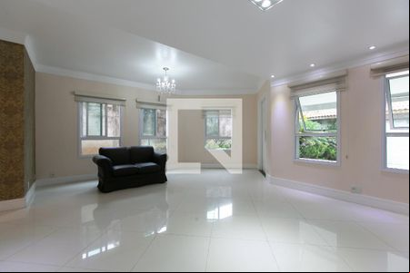 Sala de casa para alugar com 5 quartos, 600m² em Vila Carolina, São Paulo
