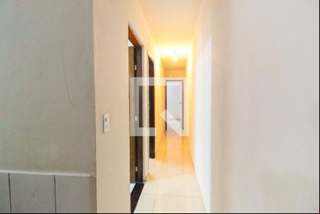 Corredor superior de casa para alugar com 2 quartos, 70m² em Jardim Santo Antonio, São Paulo