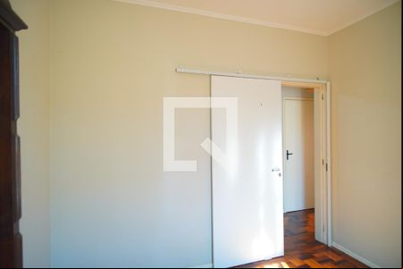 Quarto 1 de apartamento para alugar com 2 quartos, 49m² em Navegantes, Porto Alegre