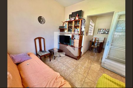 Sala de TV de casa à venda com 3 quartos, 165m² em Santa Monica, Belo Horizonte