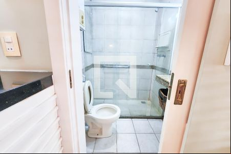 Banheiro de apartamento para alugar com 1 quarto, 54m² em Flamengo, Rio de Janeiro