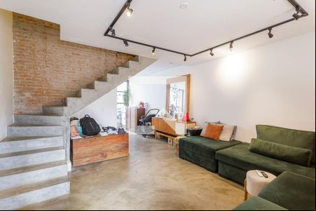 Sala de casa de condomínio para alugar com 2 quartos, 95m² em Vila Olímpia, São Paulo