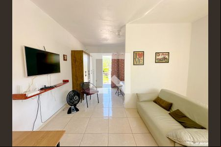 Sala de TV de apartamento para alugar com 1 quarto, 40m² em Ingleses do Rio Vermelho, Florianópolis