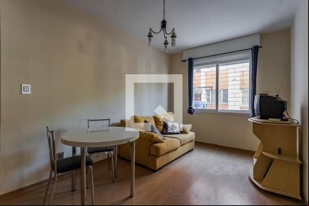 Sala de apartamento para alugar com 1 quarto, 46m² em Vila Ipiranga, Porto Alegre
