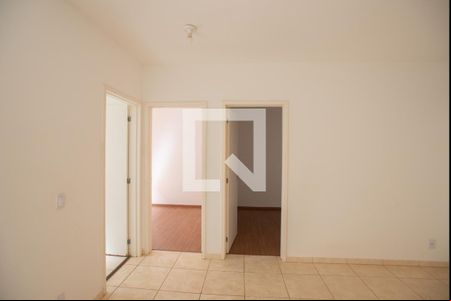 Sala de apartamento para alugar com 2 quartos, 43m² em Jardim Heitor Rigon, Ribeirão Preto