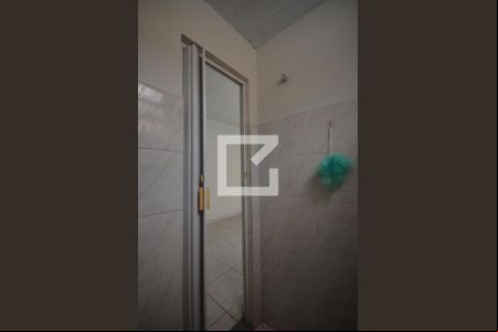 Banheiro de kitnet/studio para alugar com 1 quarto, 15m² em Bento Ribeiro, Rio de Janeiro