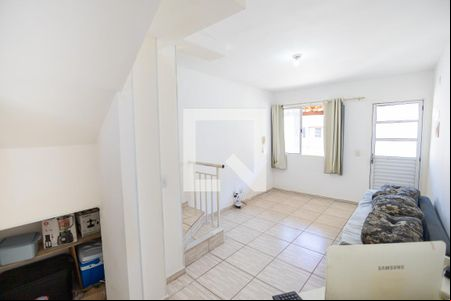 Sala de casa de condomínio para alugar com 2 quartos, 130m² em Campo Grande, Rio de Janeiro