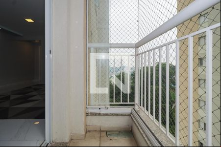 Varanda da Sala de apartamento para alugar com 1 quarto, 58m² em Jardim Henriqueta, Taboão da Serra