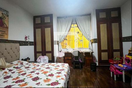 Casa à venda com 8 quartos, 500m² em Santo Antônio, Belo Horizonte