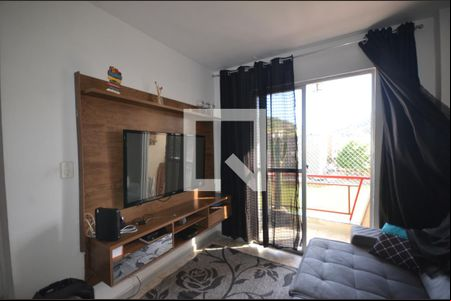 Sala de apartamento para alugar com 2 quartos, 55m² em Jardim Sulacap, Rio de Janeiro