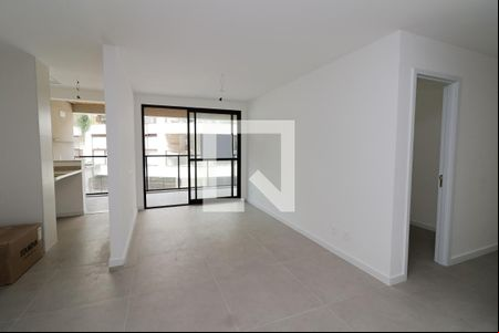Sala de apartamento à venda com 3 quartos, 90m² em Barra da Tijuca, Rio de Janeiro