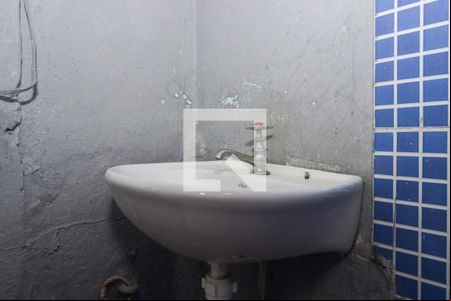 Banheiro de casa para alugar com 1 quarto, 40m² em Parque Pinheiros, Taboão da Serra