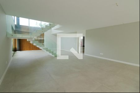 Sala de casa de condomínio à venda com 6 quartos, 600m² em Barra da Tijuca, Rio de Janeiro