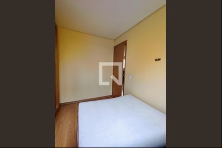Quarto 1 de apartamento para alugar com 2 quartos, 50m² em Chacaras Reunidas Santa Terezinha, Contagem