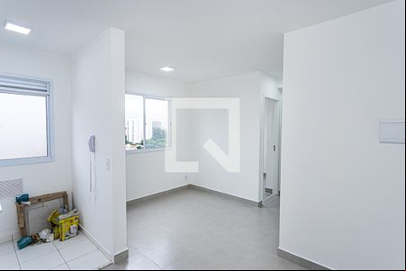 Sala e cozinha de apartamento para alugar com 2 quartos, 37m² em Vila Nina, São Paulo